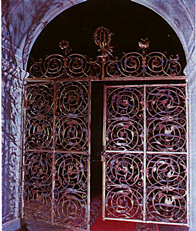 gilded gate in Terem palace